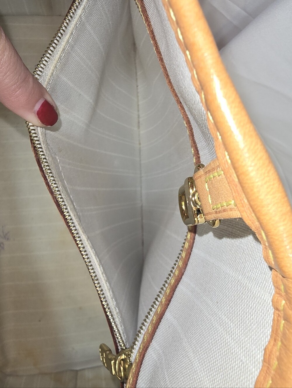 Louis Vuitton Neverfull MM Tote Bag from the limited-edition 2021 "By The Pool" - Picture 13 of 16
